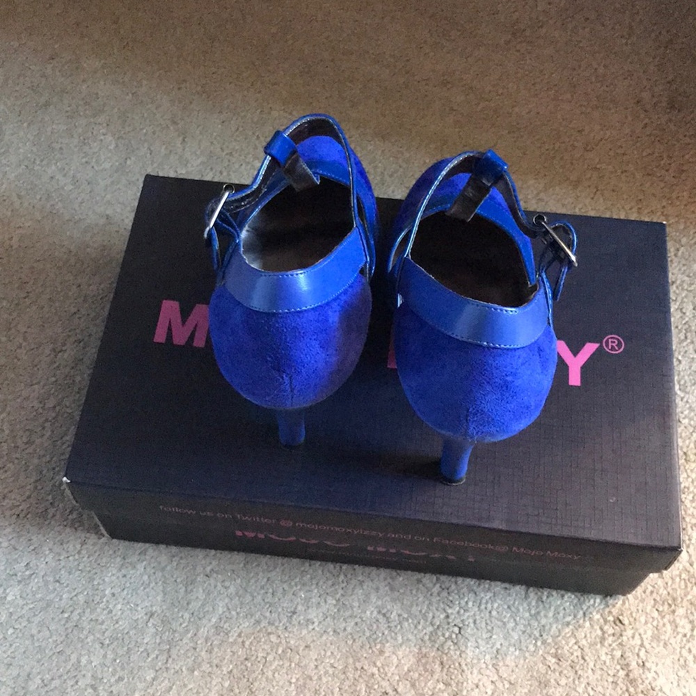 Shoes - Picture 4 of 9